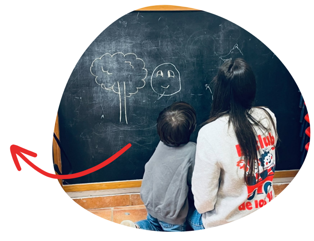 Disfruta de un espacio único para la crianza libre en Valencia, donde fomentamos la autonomía, el respeto y el aprendizaje natural.